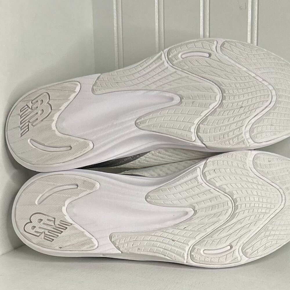 New Balance Womens Wnrgslw2 White Cross Training Shoes Size 9 - Picture 5 of 6